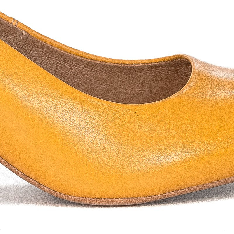 Maciejka Yellow Pumps 03356-07/00-1