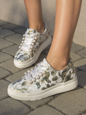 Maciejka Leather Platform Sneakers Floral Pattern Pearl Details in Ash Grey N6482-38/00-1