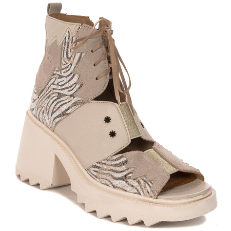 Maciejka Women's ankle boots beige leather on platform