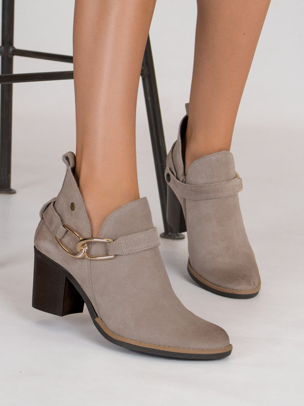 Maciejka Beige Boots 06247-04/00-7