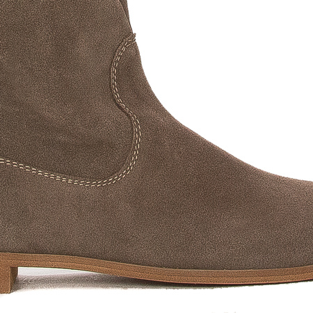 Maciejka Beige Knee-High Boots 05790-04/00-6