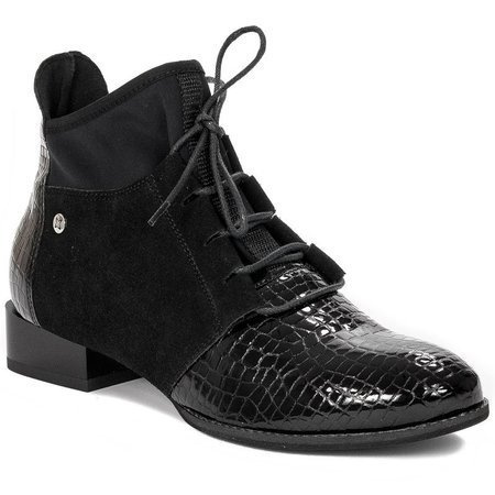 Maciejka Black Lace-up Boots 04744-20/00-7