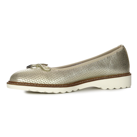 Maciejka Gold Leather Low Shoes