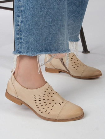 Maciejka Beige Flat Shoes 04936-04/00-5