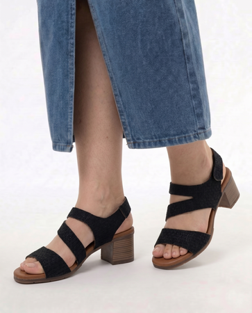 Maciejka Leather Woven Texture Black Sandals E7401-01/00-1
