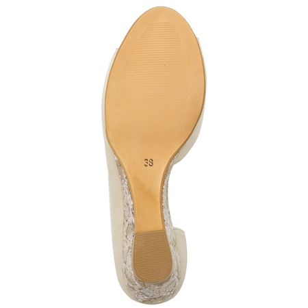 Maciejka Women Lowshoes Beige Gold Leather