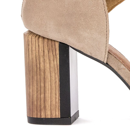 Maciejka Beige Sandals 04122-04/00-5