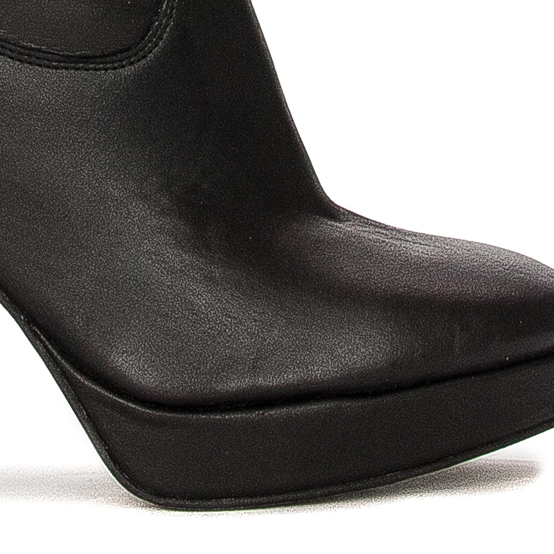 Maciejka Black leather Knee-High Boots 05692-01/00-3