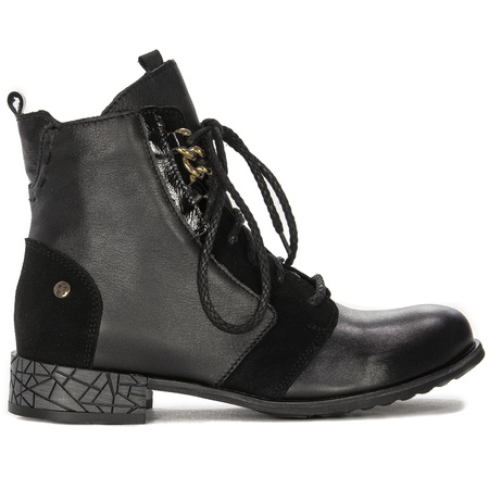 Maciejka Black Lace-Up Boots 05701-01/00-7