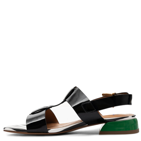 Maciejka Leather Sandals Patent Finish Low Heel Black K7455-01/00-1