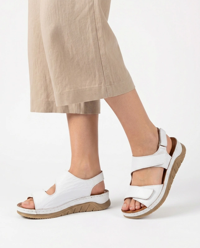 Maciejka Leather Platform Sandals White L4495-11/00-1