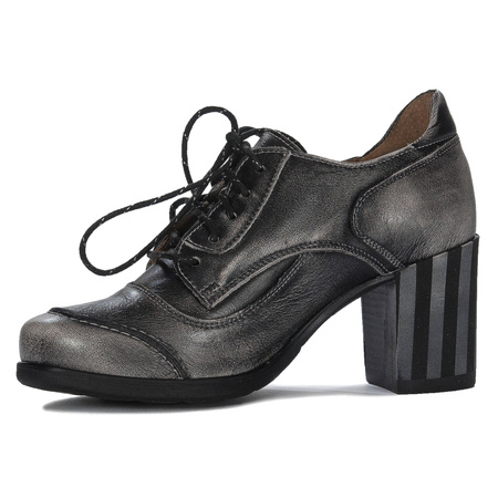Maciejka Women's low shoes natural leather Black