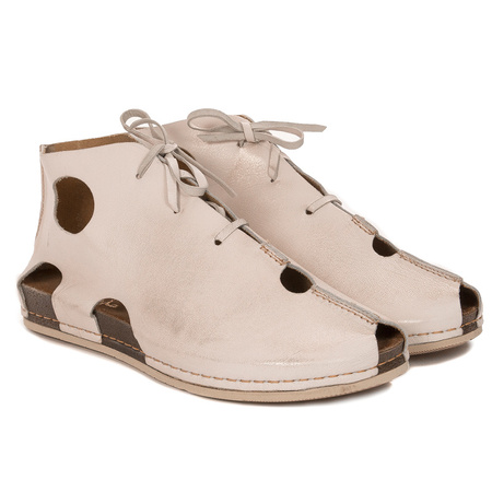 Maciejka Light Beige Low shoes
