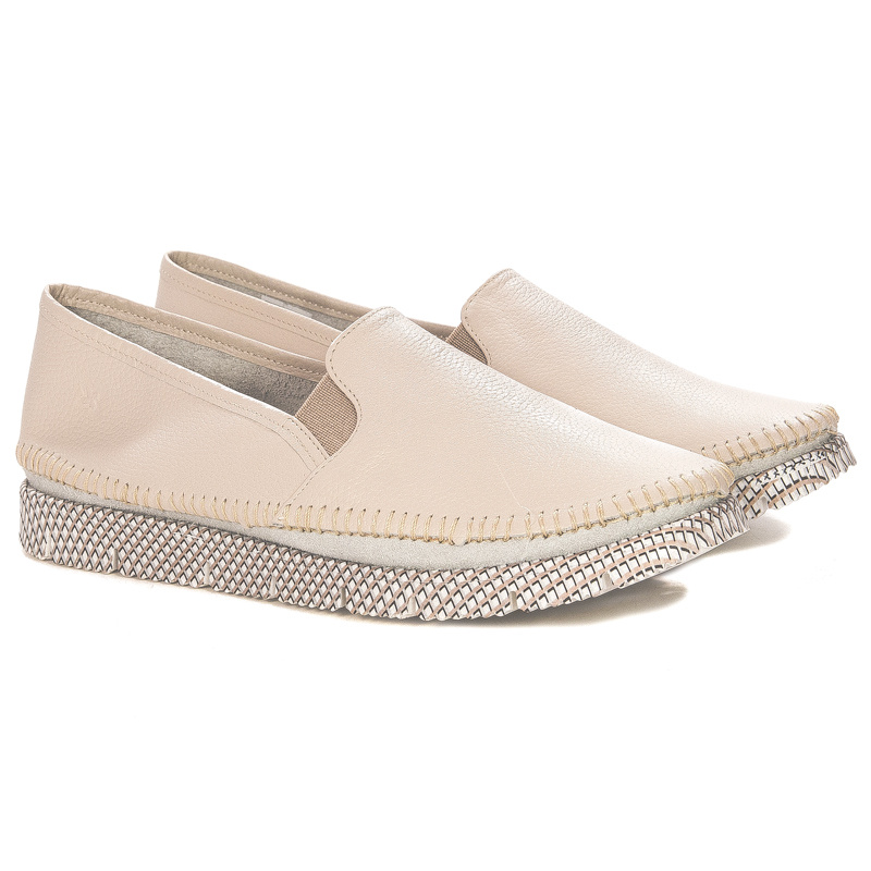 Maciejka Beige Low Shoes