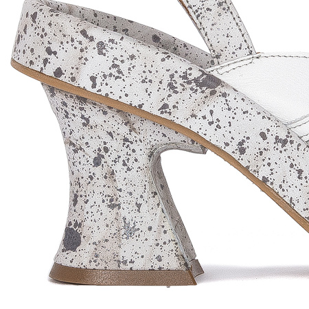 Maciejka 05931-11/00-1 White + Black Sandals