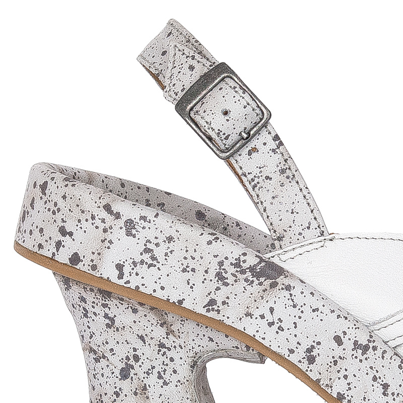 Maciejka 05931-11/00-1 White + Black Sandals