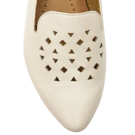 Maciejka Beige Low Shoes