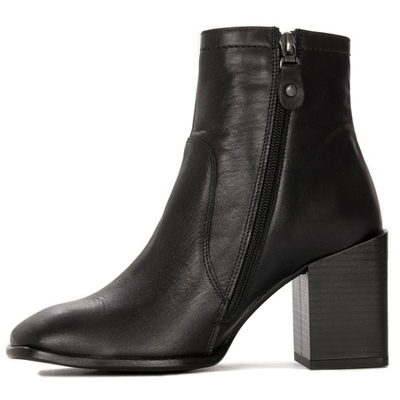 Maciejka Black Leather Women's Boots 05687-01/00-7