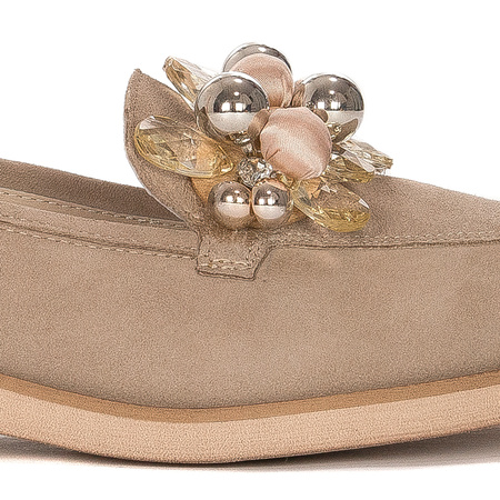 Maciejka Women's beige leather Flat Shoes New ornament