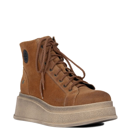 Maciejka Polish-Made Women's Suede Boots on a Chunky Platform Sole 06309-29-00-8