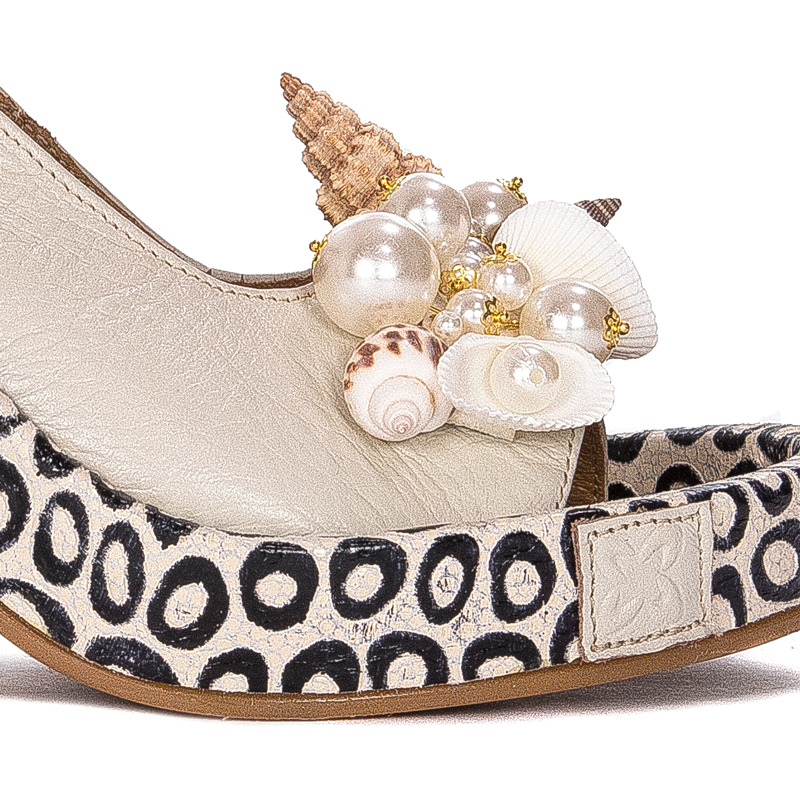Maciejka Elegant Women's High Block Heel Leather Sandals With Shells Beige 05932-04/00-1