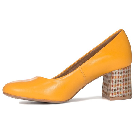 Maciejka Yellow Pumps 03356-07/00-1