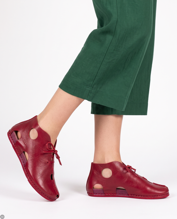 Maciejka Leather Openwork Lace-Up Red 03426-08/00-0