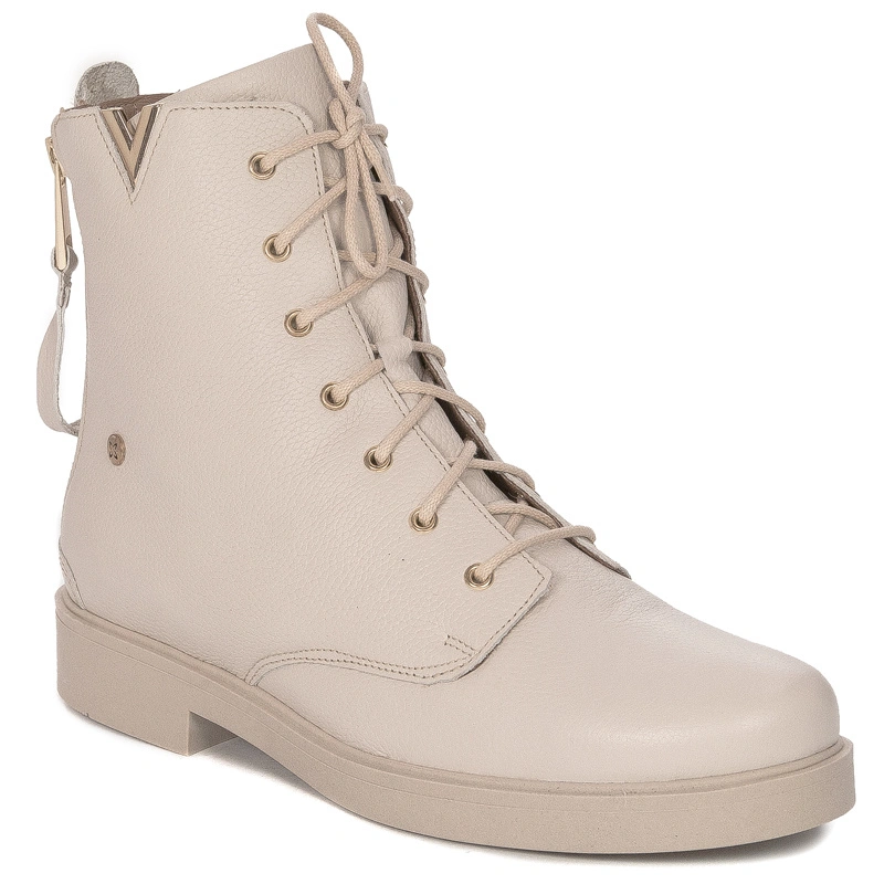 Maciejka Beige women's Boots 05723-04/00-8