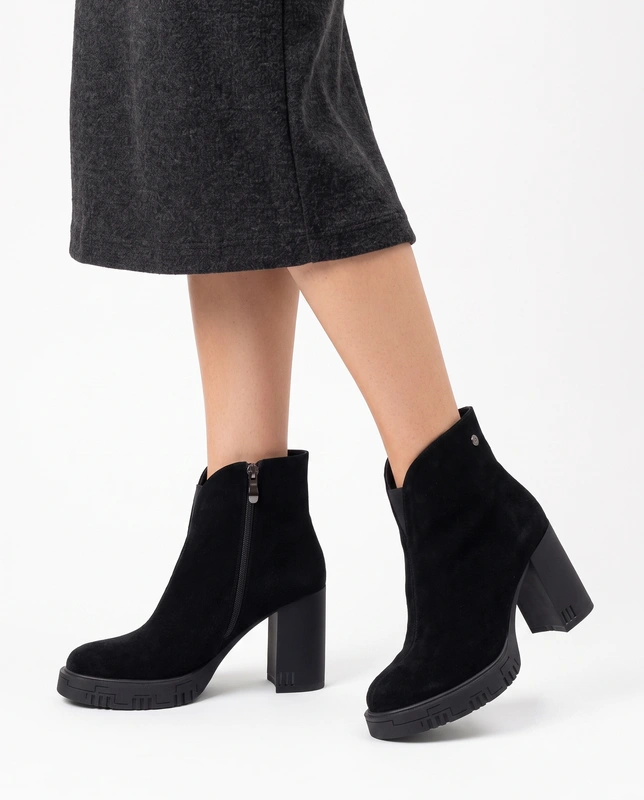 Maciejka Black Suede Ankle Boots Block Heel Platform K7700-01/00-7