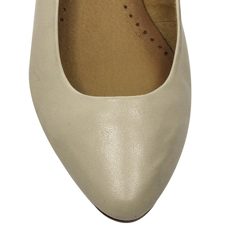 Maciejka Leather Ballet Flats Classic Almond Toe Beige 00873-32/00-5