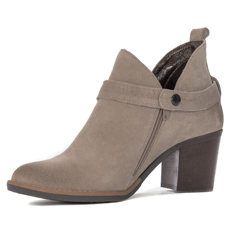 Maciejka Beige Boots 06247-04/00-7