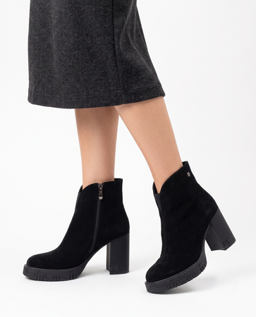 Maciejka Black Suede Ankle Boots Block Heel Platform K7700-01/00-7