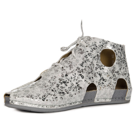 Maciejka Silver leather low shoes 3426S-35/00-6